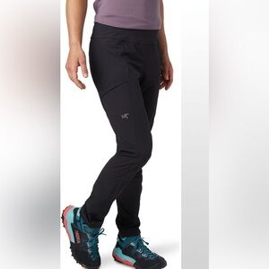 Excellent condition Arc'teryx Sabrina black pants UPF 50